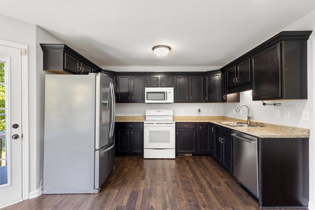 3484 Clover Hill Dr, Clarksville, TN 37043