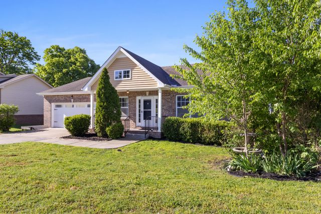 3484 Clover Hill Dr, Clarksville, TN 37043