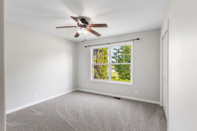 3484 Clover Hill Dr, Clarksville, TN 37043