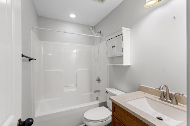 3484 Clover Hill Dr, Clarksville, TN 37043