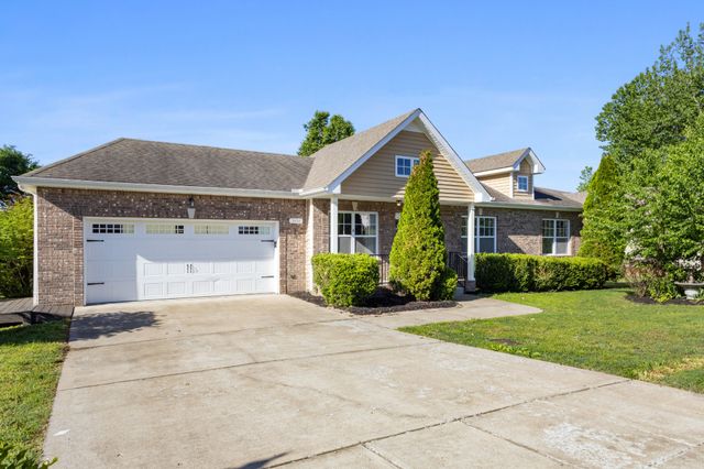 3484 Clover Hill Dr, Clarksville, TN 37043