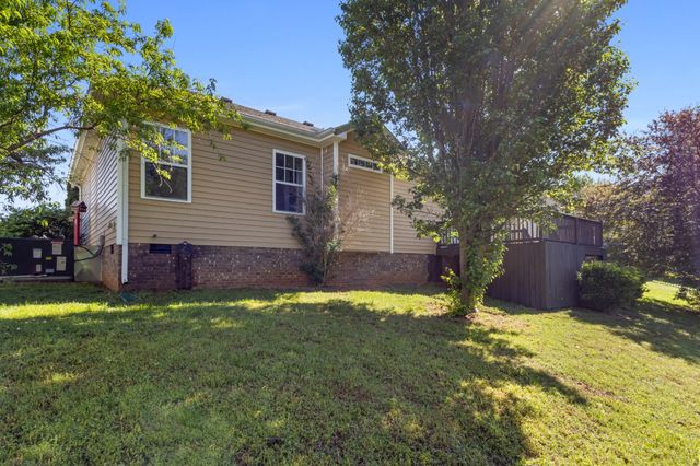 3484 Clover Hill Dr, Clarksville, TN 37043