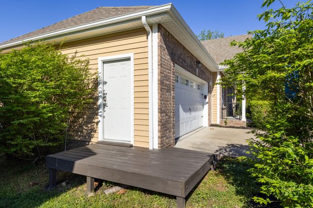 3484 Clover Hill Dr, Clarksville, TN 37043