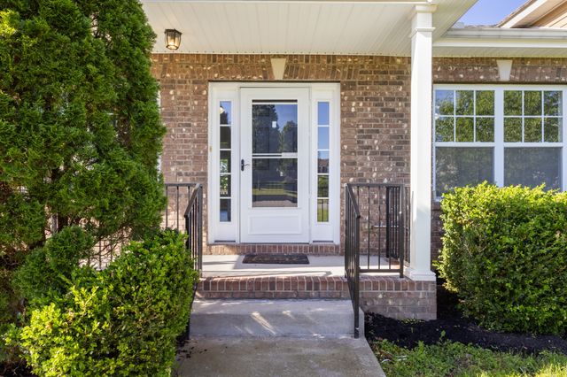 3484 Clover Hill Dr, Clarksville, TN 37043