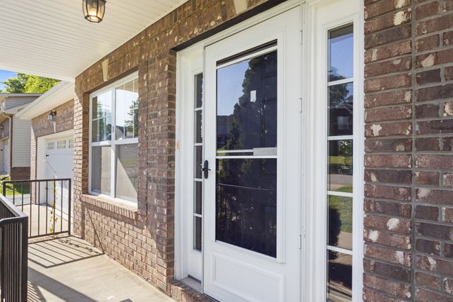 3484 Clover Hill Dr, Clarksville, TN 37043