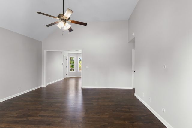 3484 Clover Hill Dr, Clarksville, TN 37043