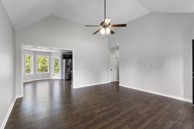 3484 Clover Hill Dr, Clarksville, TN 37043