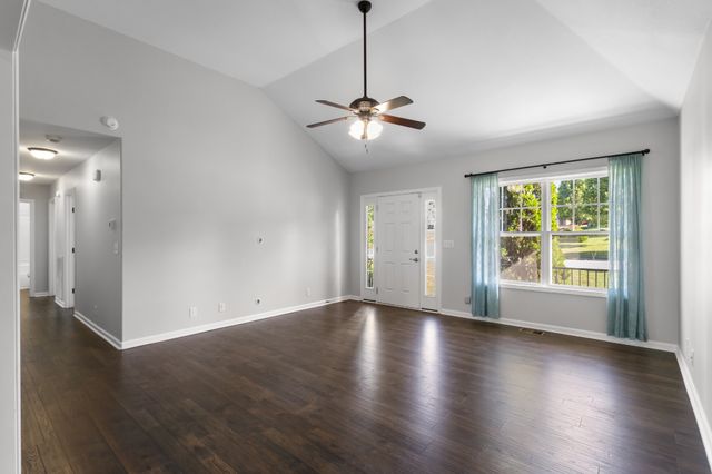 3484 Clover Hill Dr, Clarksville, TN 37043