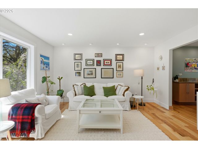 13475 Sw VILLAGE GLENN Dr, Tigard, OR 97223