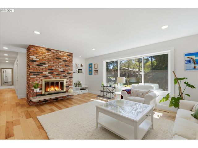 13475 Sw VILLAGE GLENN Dr, Tigard, OR 97223