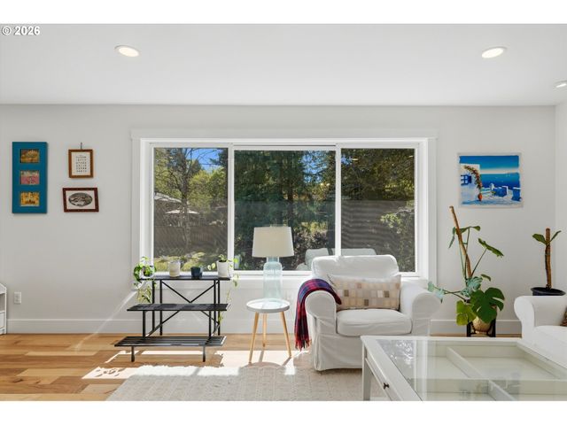 13475 Sw VILLAGE GLENN Dr, Tigard, OR 97223