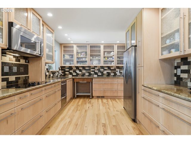 13475 Sw VILLAGE GLENN Dr, Tigard, OR 97223