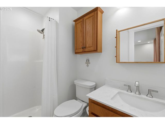 13475 Sw VILLAGE GLENN Dr, Tigard, OR 97223