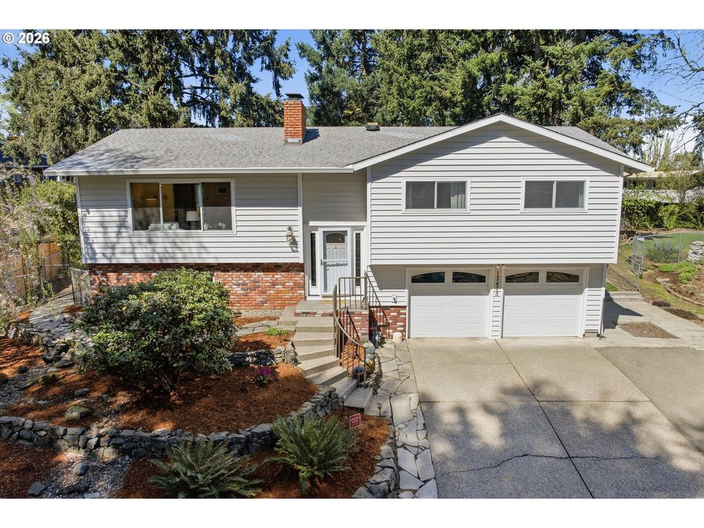 13475 Sw VILLAGE GLENN Dr, Tigard, OR 97223