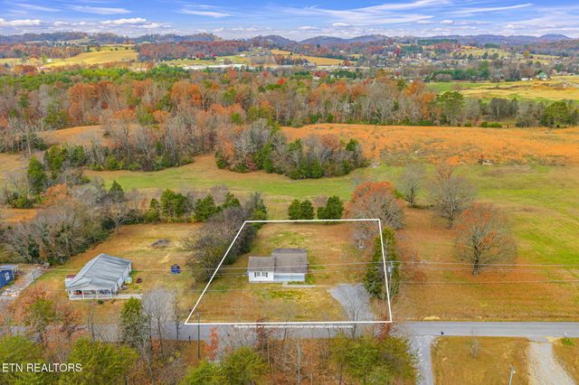 2950 Craigs Chapel Rd, Greenback, TN 37742