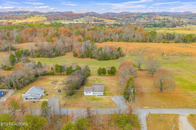 2950 Craigs Chapel Rd, Greenback, TN 37742