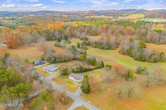 2950 Craigs Chapel Rd, Greenback, TN 37742