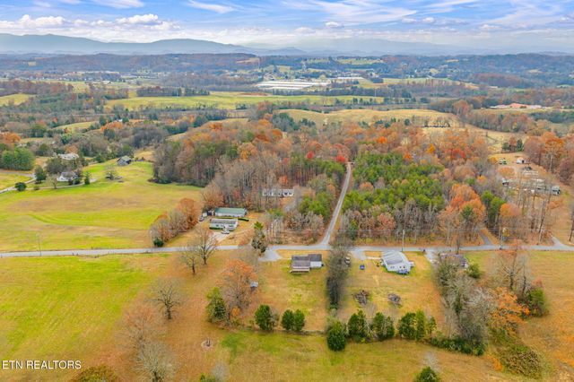 2950 Craigs Chapel Rd, Greenback, TN 37742