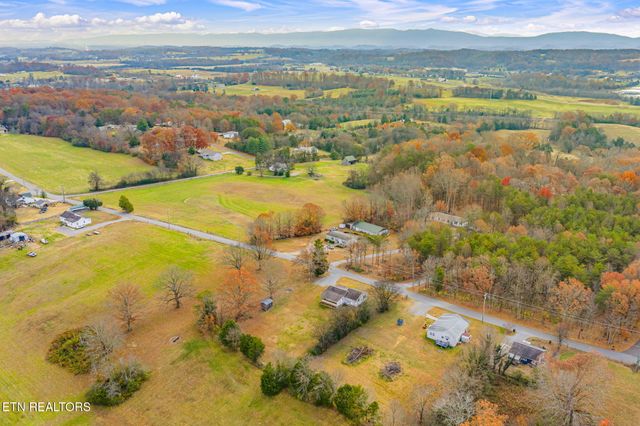 2950 Craigs Chapel Rd, Greenback, TN 37742