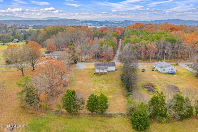 2950 Craigs Chapel Rd, Greenback, TN 37742