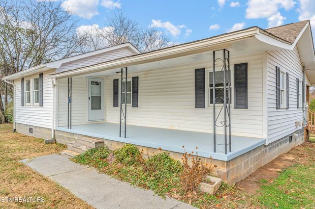 2950 Craigs Chapel Rd, Greenback, TN 37742