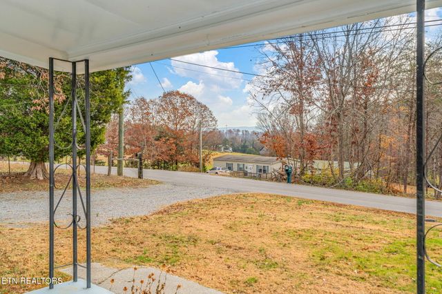 2950 Craigs Chapel Rd, Greenback, TN 37742