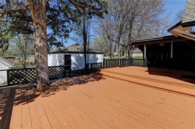 1020 S Mccoy Street, Independence, MO 64050