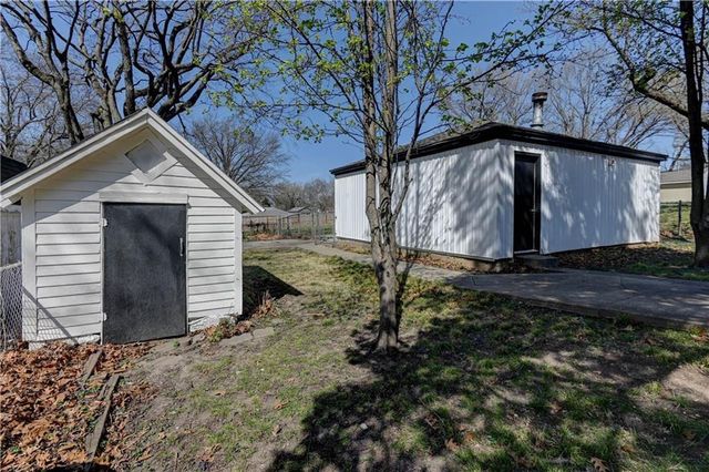 1020 S Mccoy Street, Independence, MO 64050