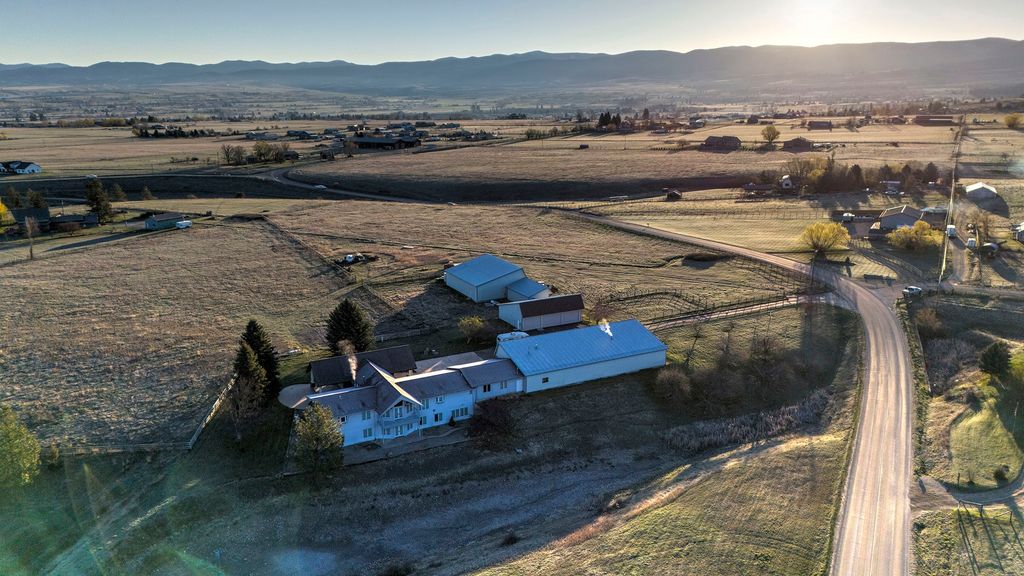 522 Stevensville Airport Road, Stevensville, MT 59870