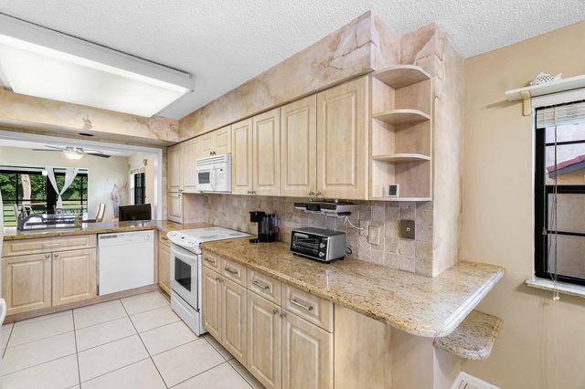 6446 Aspen Glen Circle, Boynton Beach, FL 33437