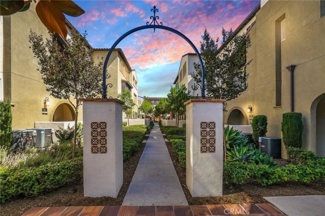 930 E Drapery Lane, Anaheim, CA 92802