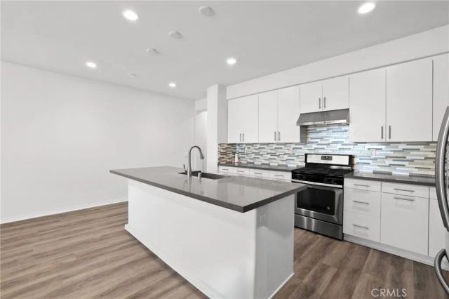 930 E Drapery Lane, Anaheim, CA 92802