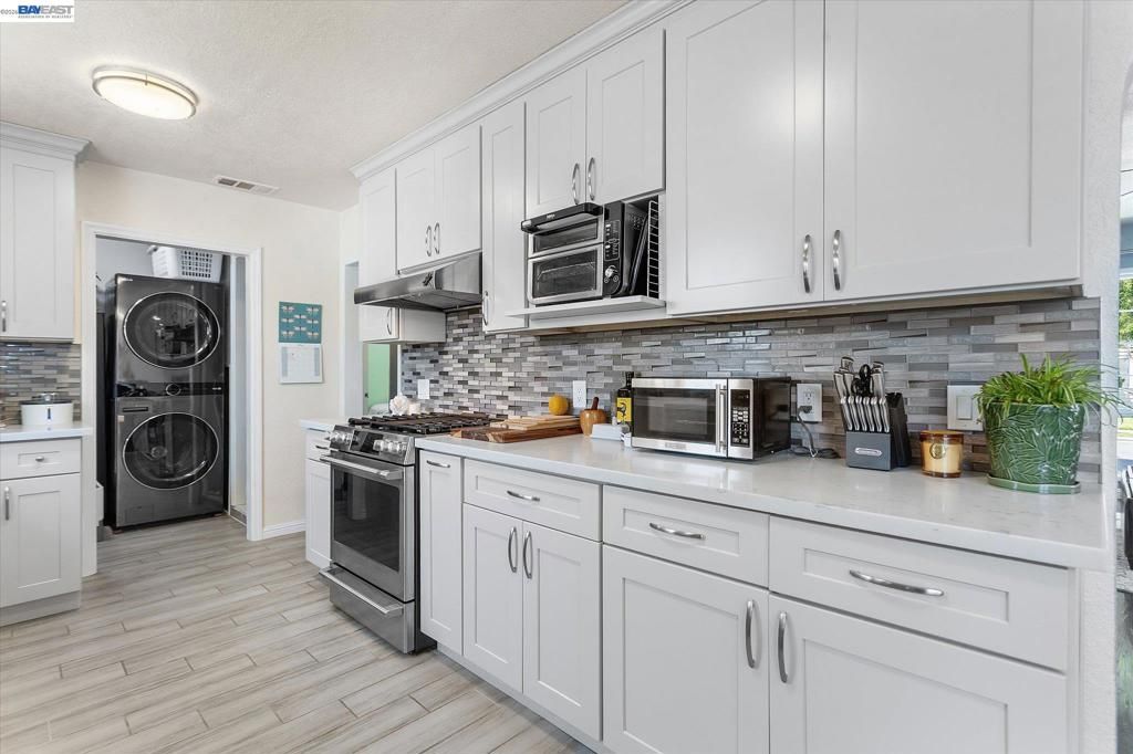 Image 24 of property listing at 381 Lexington Ave, San Leandro, CA 94577