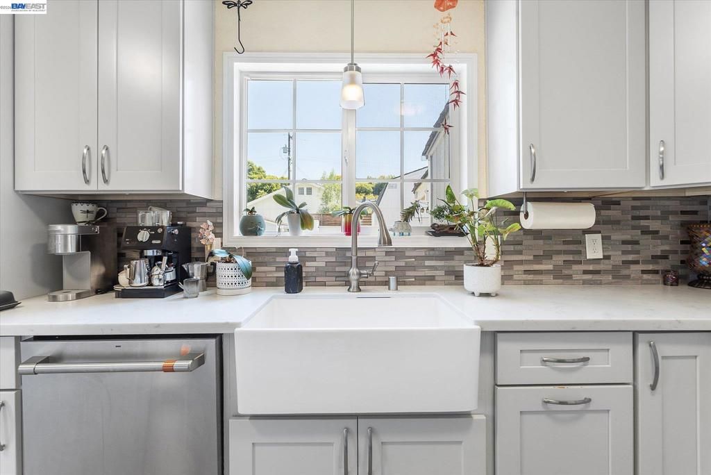 Image 25 of property listing at 381 Lexington Ave, San Leandro, CA 94577