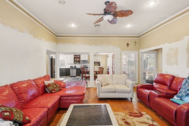 1925 Highland Park Circle, Denton, TX 76205