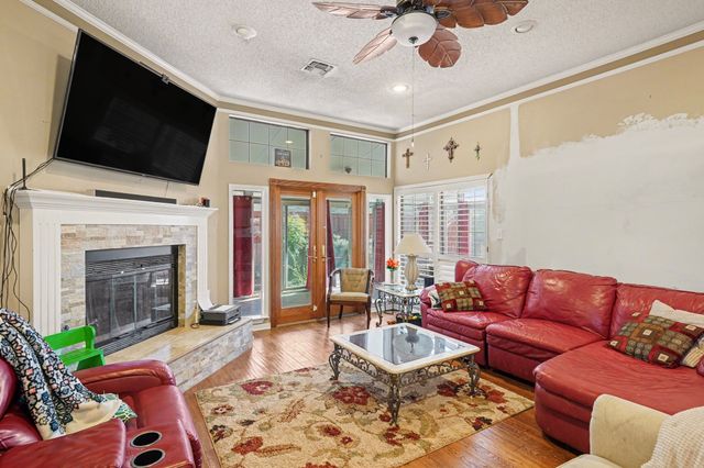 1925 Highland Park Circle, Denton, TX 76205