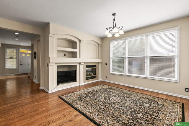 9404 S 27th Avenue, Bellevue, NE 68147