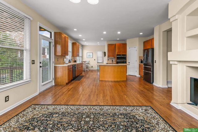 9404 S 27th Avenue, Bellevue, NE 68147