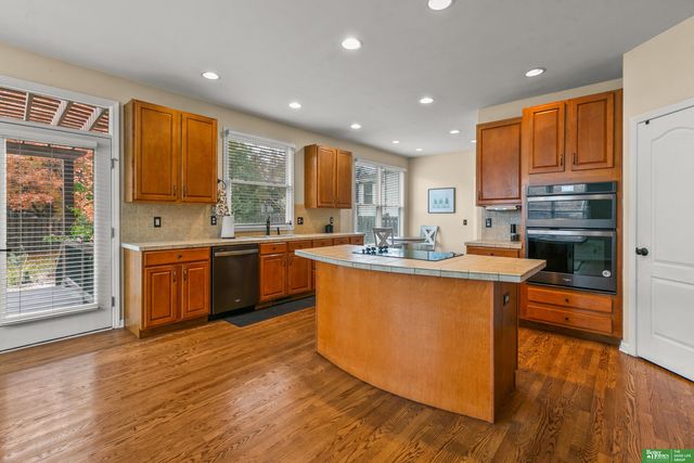 9404 S 27th Avenue, Bellevue, NE 68147