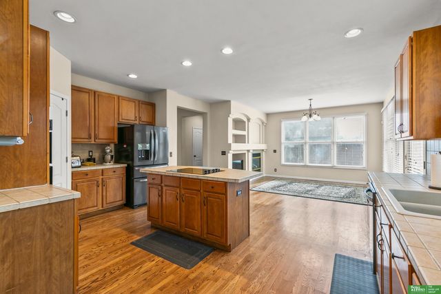 9404 S 27th Avenue, Bellevue, NE 68147