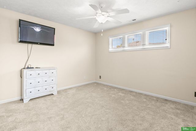 9404 S 27th Avenue, Bellevue, NE 68147