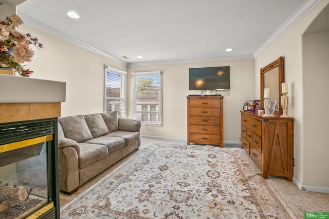 9404 S 27th Avenue, Bellevue, NE 68147