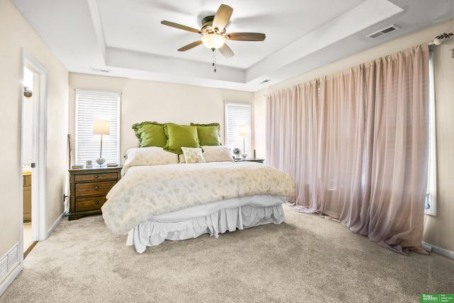 9404 S 27th Avenue, Bellevue, NE 68147