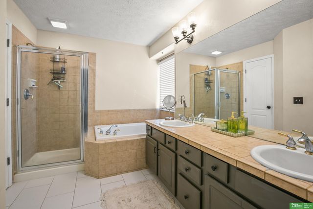 9404 S 27th Avenue, Bellevue, NE 68147