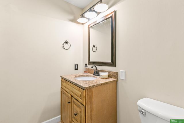 9404 S 27th Avenue, Bellevue, NE 68147