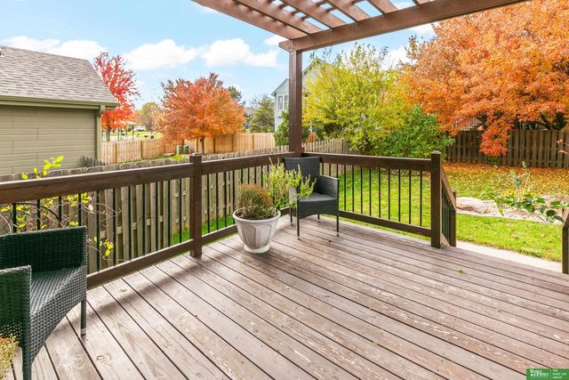 9404 S 27th Avenue, Bellevue, NE 68147