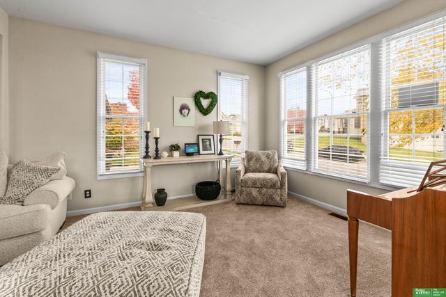 9404 S 27th Avenue, Bellevue, NE 68147