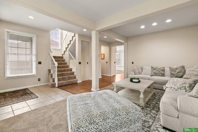 9404 S 27th Avenue, Bellevue, NE 68147