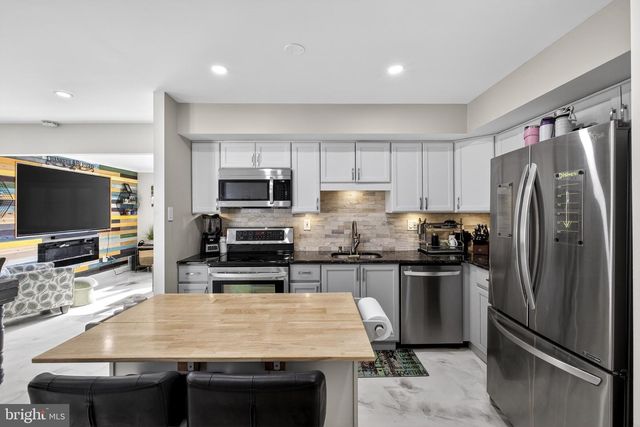 1999 HOLLANDALE DR, Bensalem, PA 19020