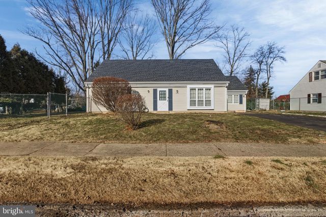 1999 HOLLANDALE DR, Bensalem, PA 19020